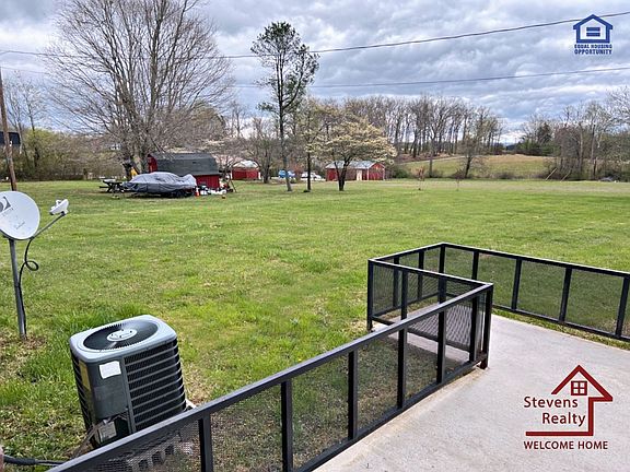 3rd image of 506 Davis St