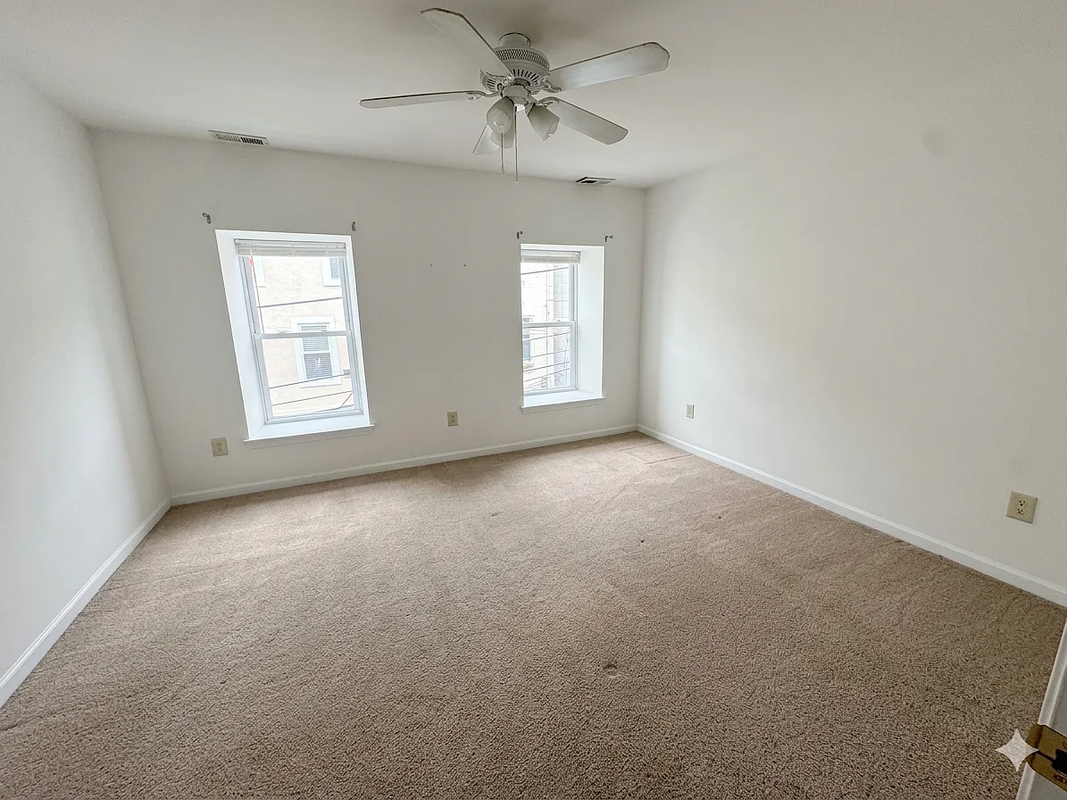 4 bed, 1350 sqft, $2,250 — Photo 4