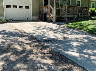 1610 Frankie Ln, Saint Joseph, MO 64503