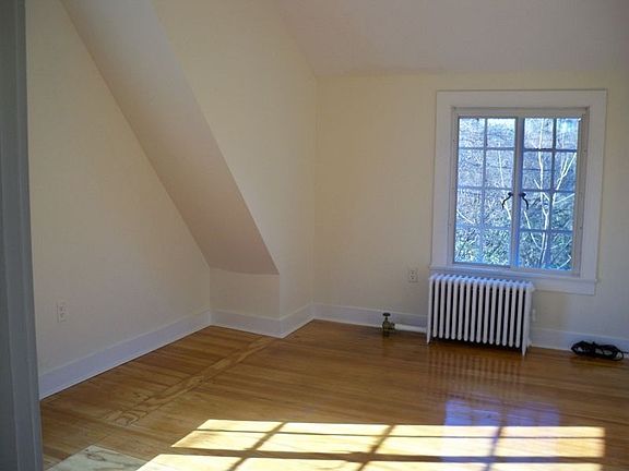 4th image of 146 Wildwood Ave