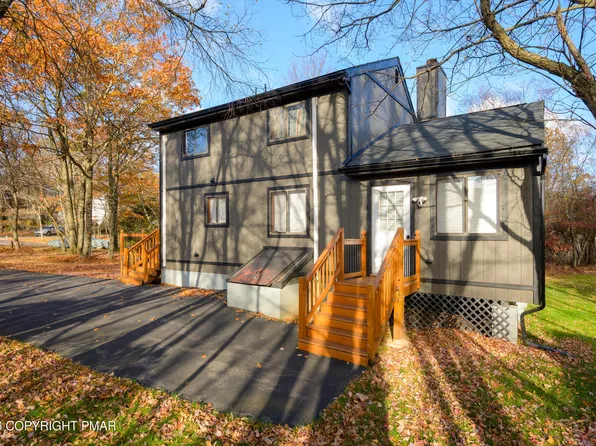 317 Clearview Dr, Long Pond, PA 18334