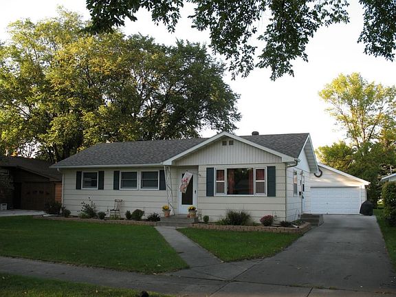 2nd image of 814 Campbell Dr