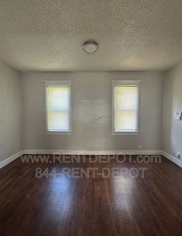 4 bed, 1.0 bath, 2120 sqft, $995 — Photo 4
