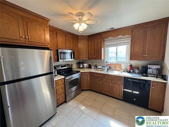 2nd image of 895 Cold Spring Rd APT 12
