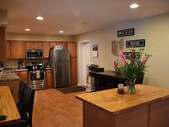 4th image of 4465 Woodtrail Ln