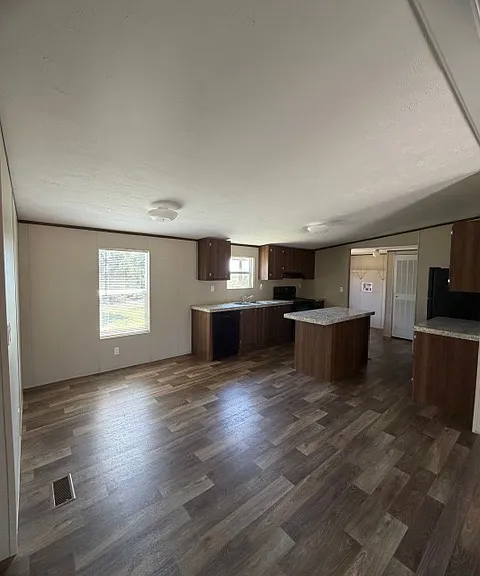 1123 Hedgestone — Photo 4