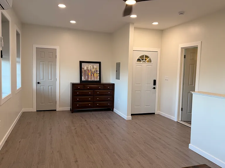 856 River Rd #B — Photo 5