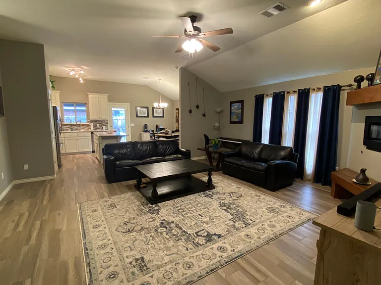 1909 Sunflower Cir — Photo 4