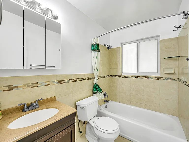 2107 NE 15th Ave — Photo 18