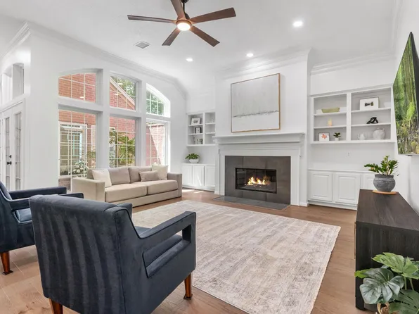 27 Heartleaf Court, The Woodlands, TX 77381