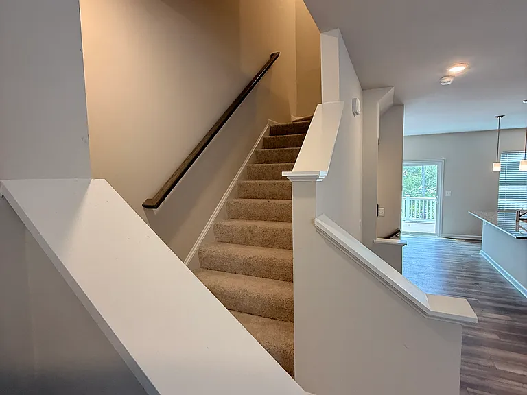 8728 Pioneer Hill Dr — Photo 30
