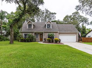 411 S Cobble Ct, Mount Dora, FL 32757