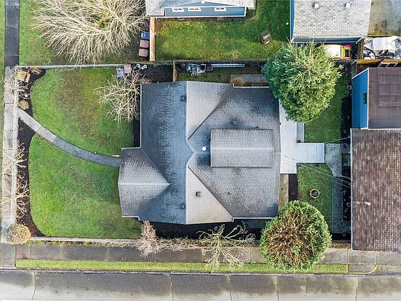 2nd image of 5018 N 31st Street