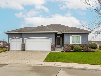 9182 Canyon St, West Des Moines, IA, 50266