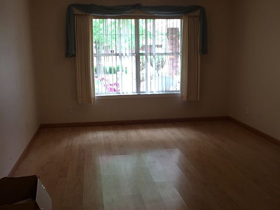 3rd image of 3906 N Garden Ave