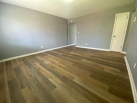 3rd image of 3841 N Grand Ave Unit 2