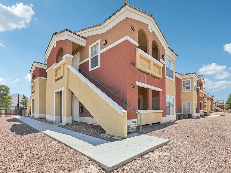 Sunrise Park Condominiums — Photo 26