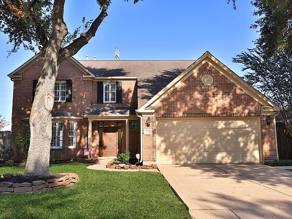 3rd image of 236 Sunset Ridge Dr