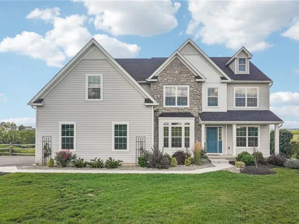4450 Maple St #2, North Whitehall Township, PA 18078