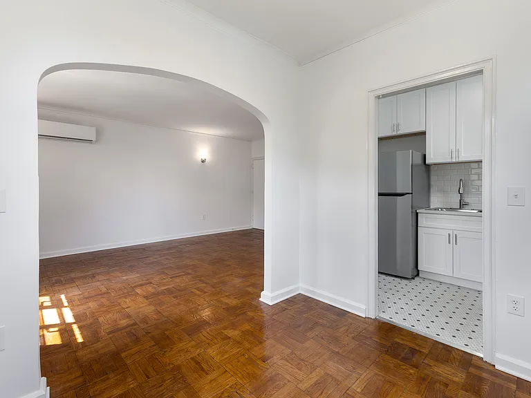 Marleigh Apartments — Photo 73