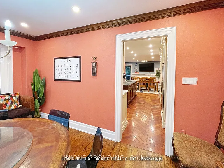 2415 Jarvis St #B5 — Photo 15