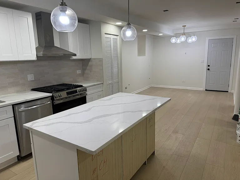 2133 W Evergreen Ave #G — Photo 5