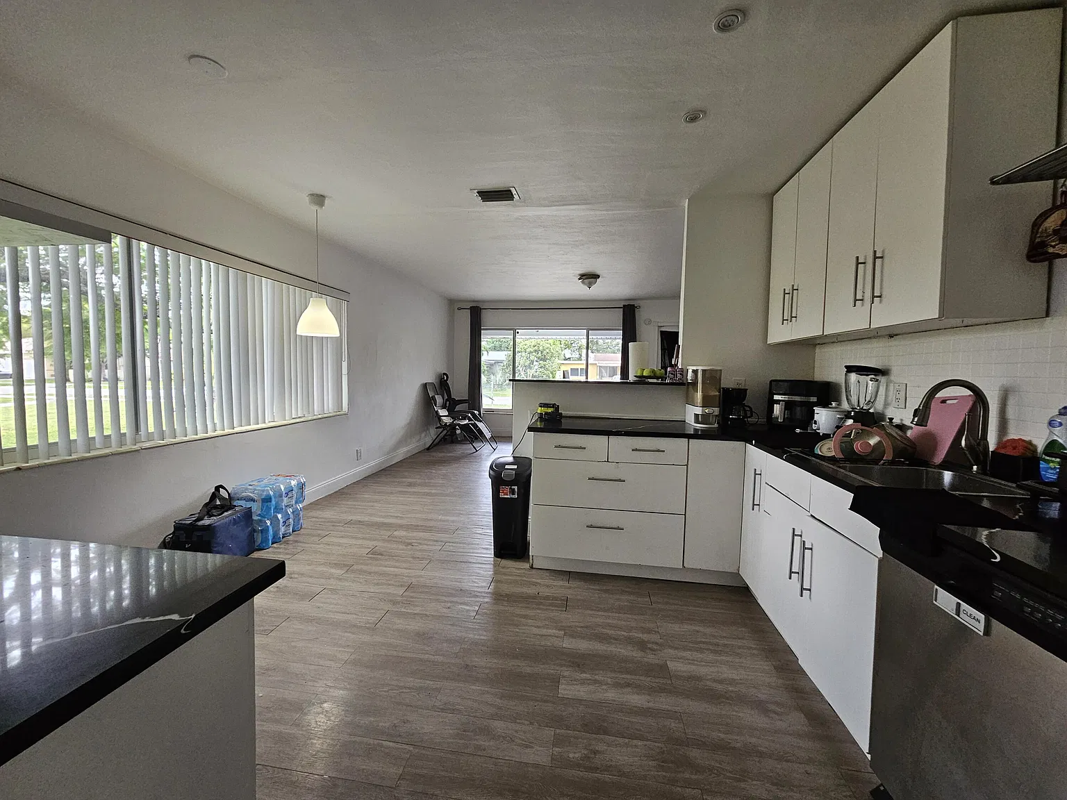 3 bed, 2.0 bath, 1134 sqft, $3,100 — Photo 4