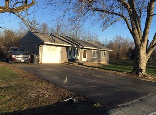 1734 E Gate Dr, Decatur, IL 62521