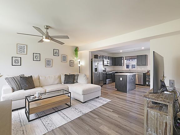 3rd image of 2935 Winterberry Dr #29