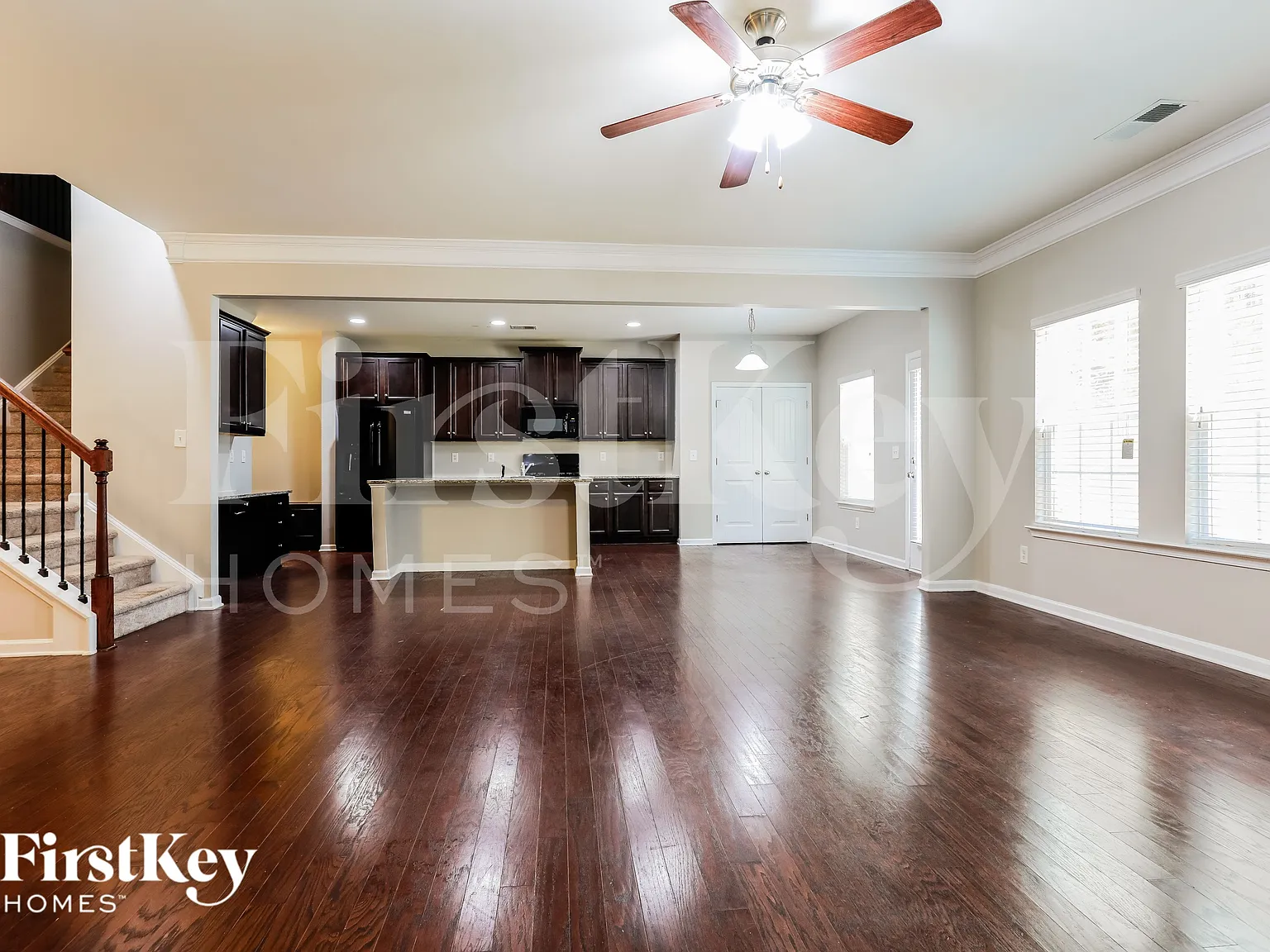 5 bed, 3.0 bath, 2600 sqft, $2,860 — Photo 4