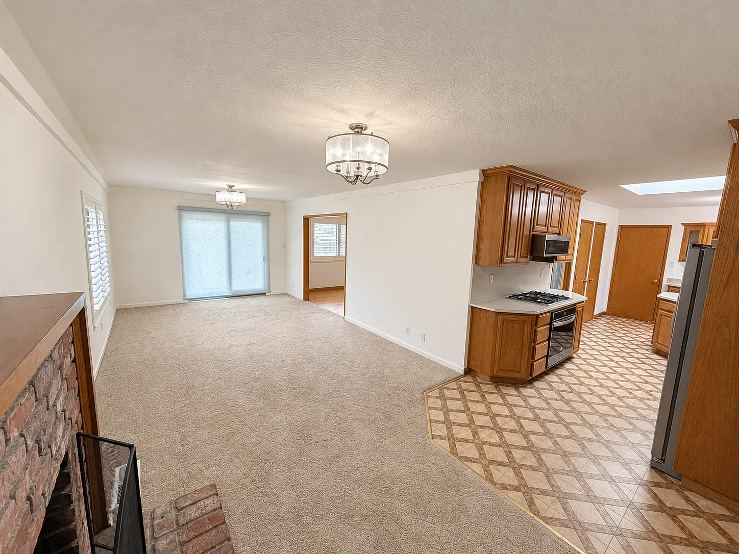 4 bed, 2024 sqft, $5,000 — Photo 4