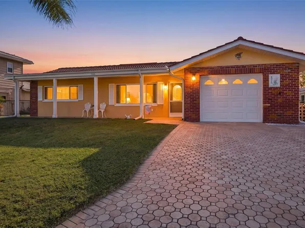 4926 Forecastle Dr, New Port Richey, FL 34652