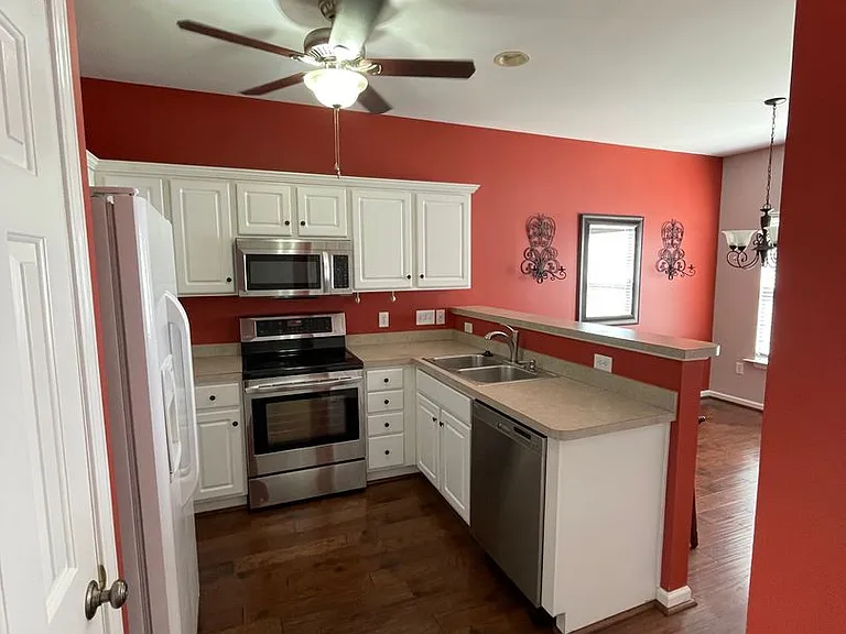 102 Nobska Light Ct — Photo 8
