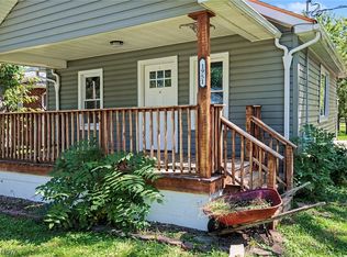 1951 Uniondale Dr, Stow, OH 44224