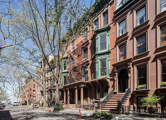 Sold by Warburg | media 24