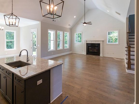5th image of 5567 Pleasant Woods Dr