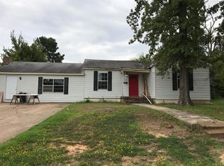 290 33rd St NW, Paris, TX 75460