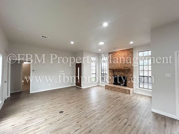 5th image of 806 Cresside Ln
