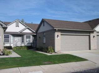 16181 Scenic Dr #17, Clinton Township, MI 48038