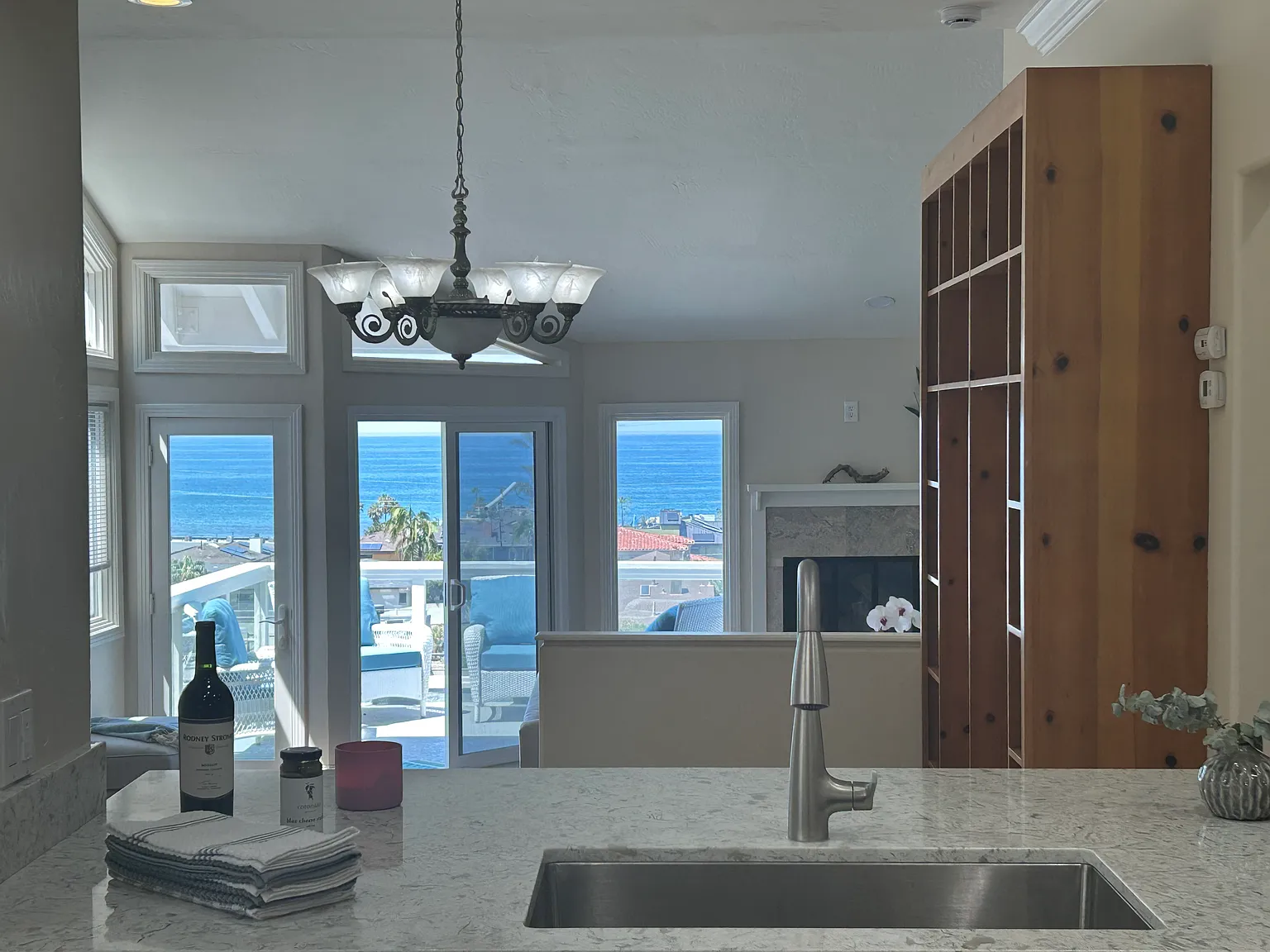 2 bed, 1.5 bath, 2100 sqft, $7,000 — Photo 2