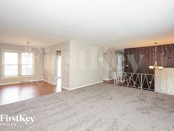 3rd image of 644 N Ashbury Ave