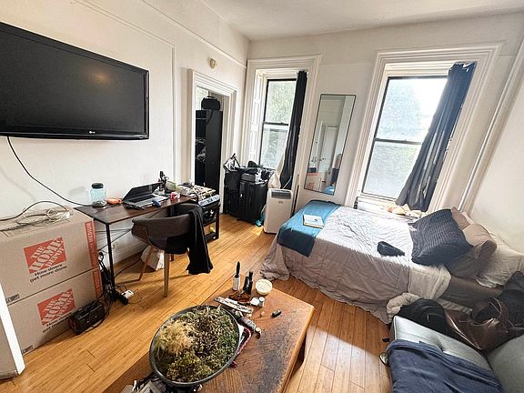 4th image of 33 Brevoort Pl APT 3F