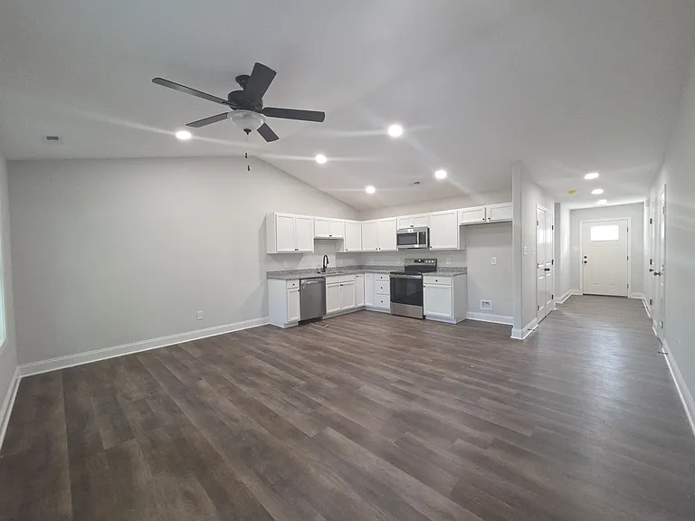 7309 Woodpecker Way — Photo 4