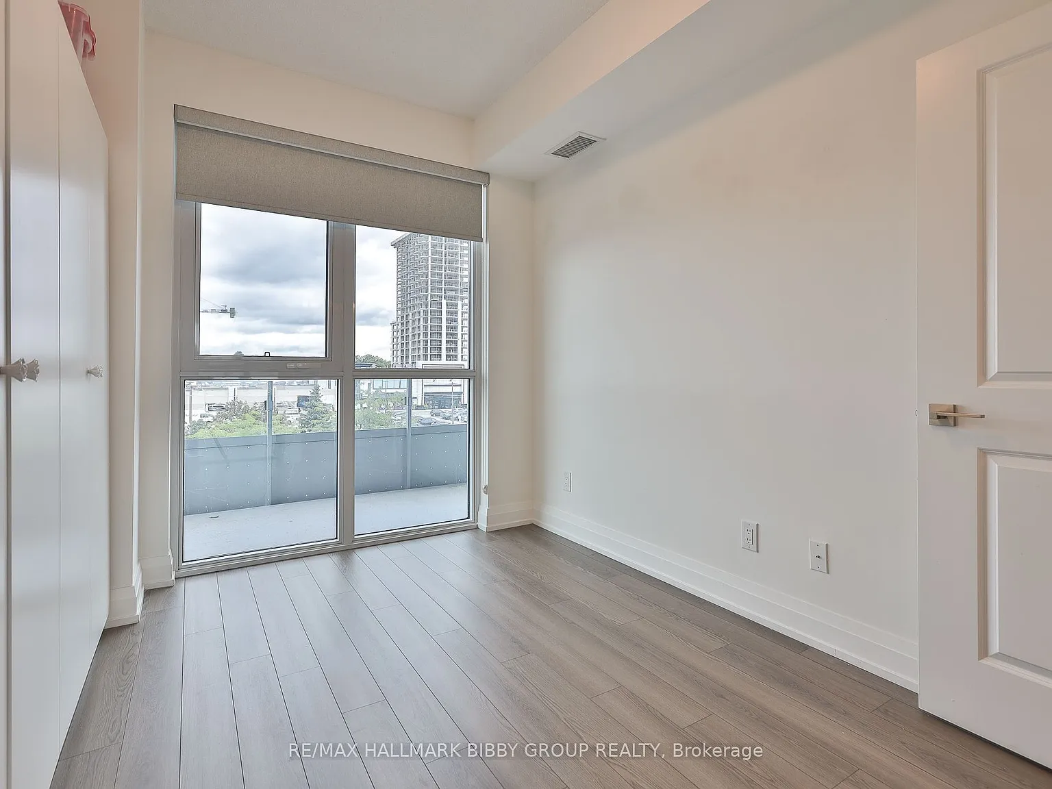 The Village Residences — Photo 2