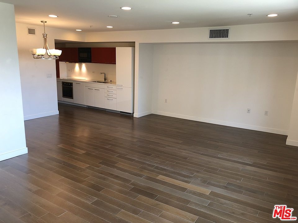 1st image of 901 S Flower St Unit 702