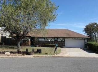 2800 Del Arbole Dr, Midwest City, OK 73110