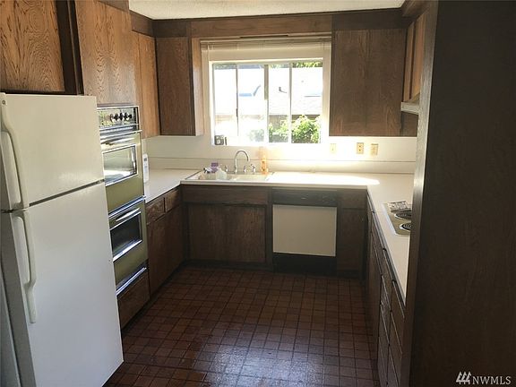 4th image of 4002 10th St NW
