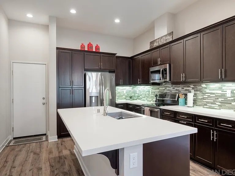 8753 Boulder Ln — Photo 8