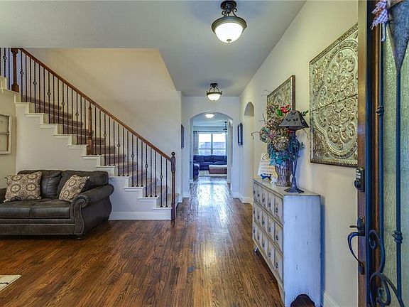 3rd image of 1013 Sheldon Dr