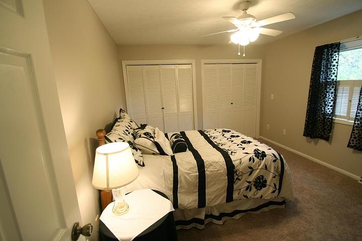 1st image of 356 Colony Park Dr